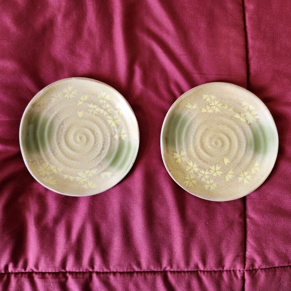 Garden Ridge Pottery Yellow Flower 5" Salad Dessert Plates Set of 2 Tan Green